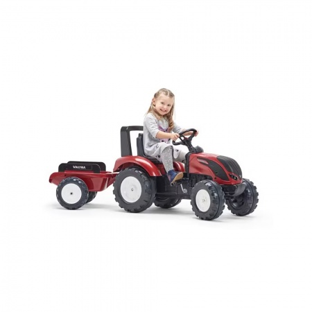 Tractor Valtra cu remorcă